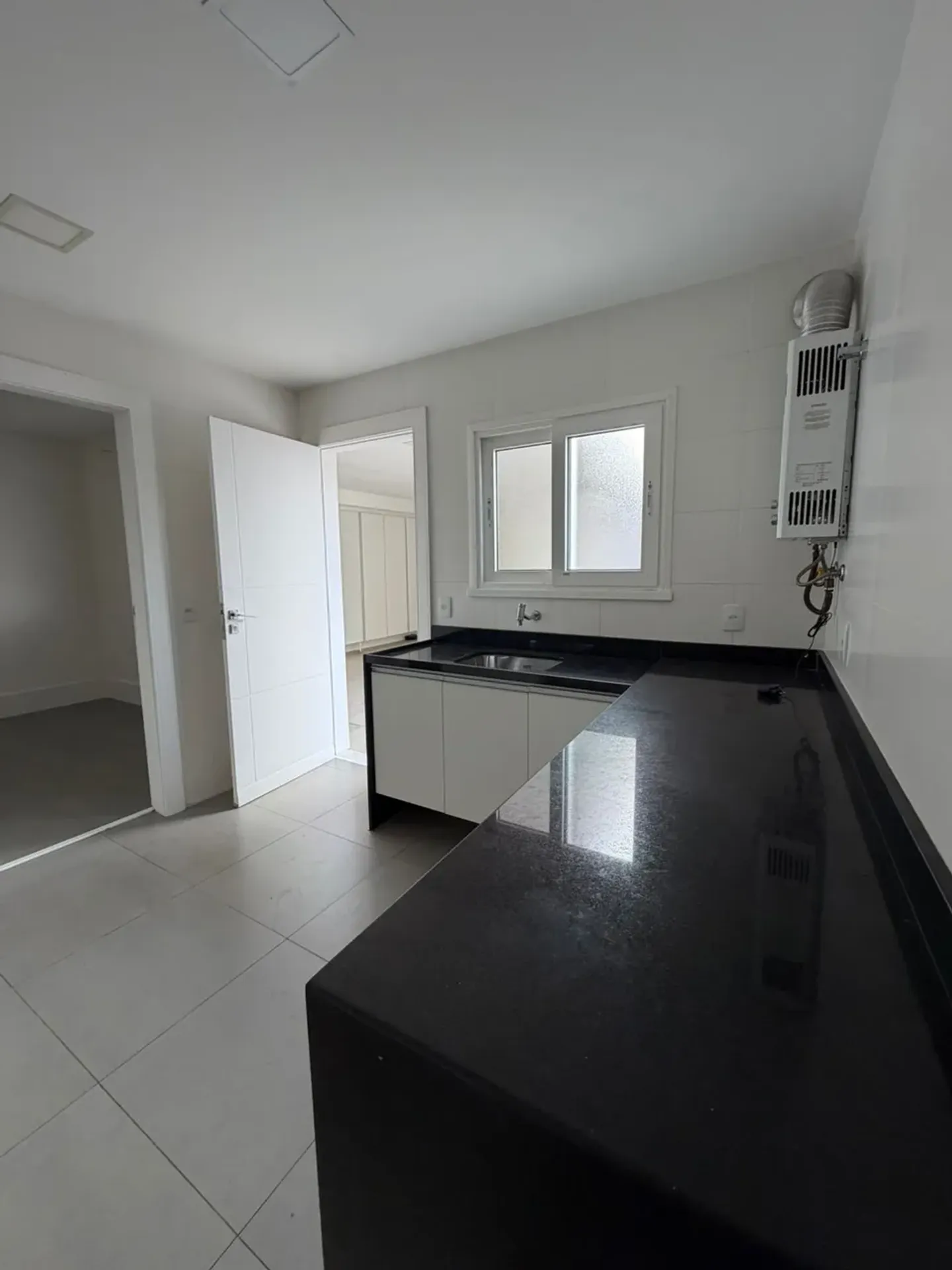 Rental and sale house with 5 bedrooms and 5 bathrooms — photo 23