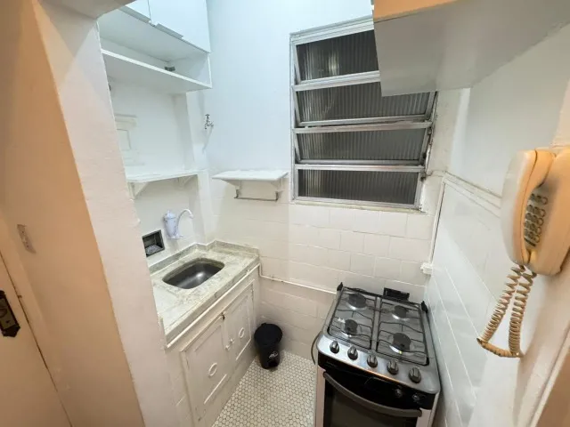 Unfurnished studio with 1 bedroom and 1 bathroom — photo 2