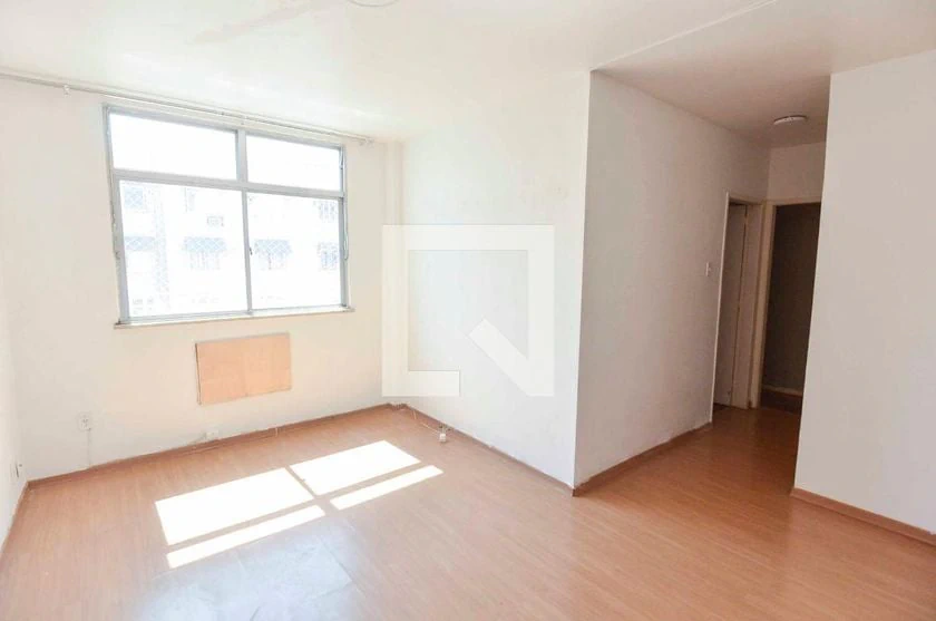 2-bedroom apartment with wood or laminate floors — photo 16