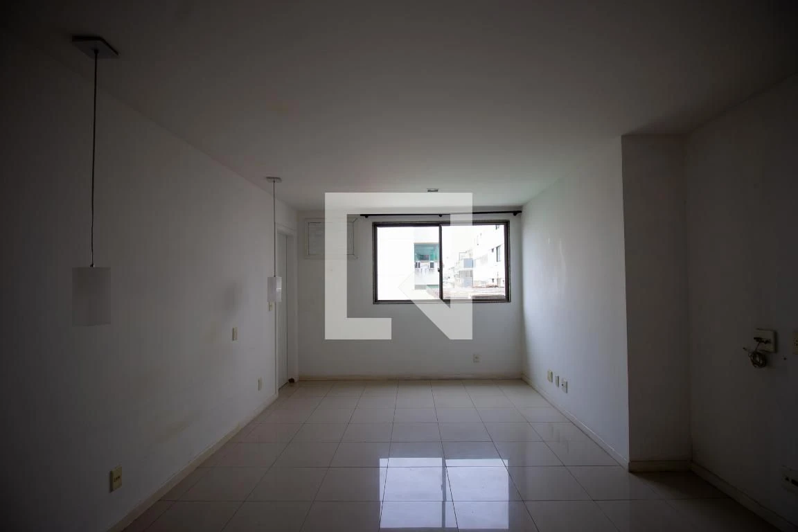 3-bedroom apartment with enclosed kitchen and private garden — photo 4