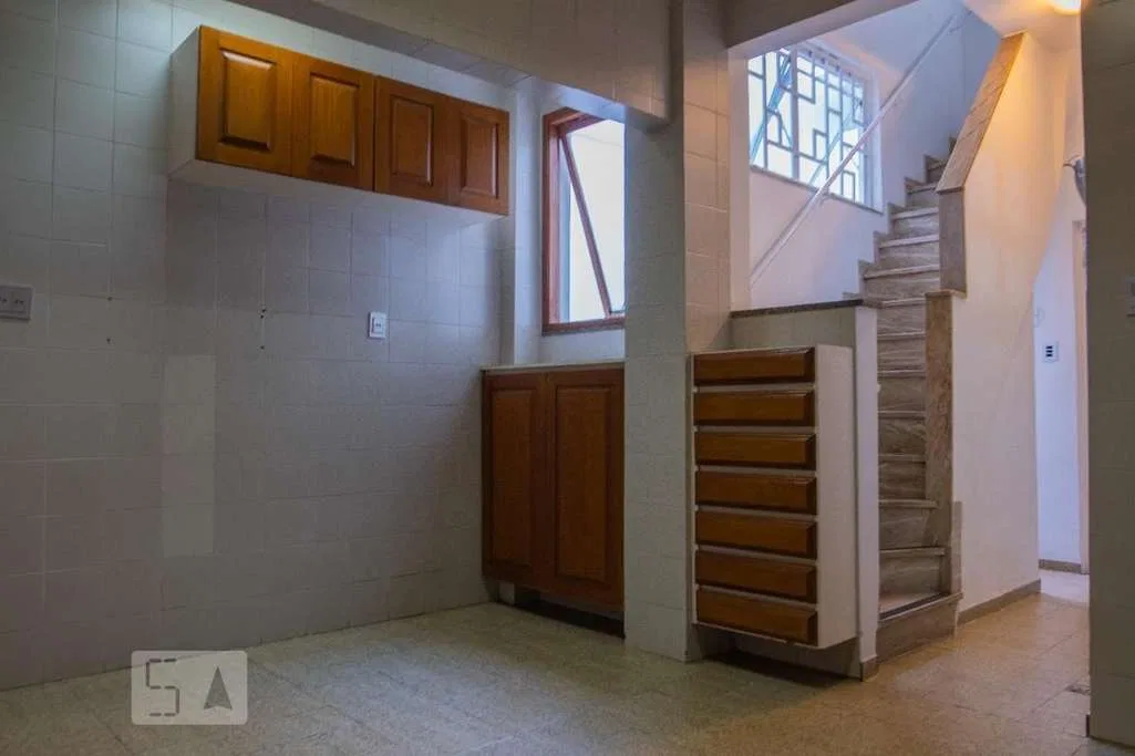 225 m² apartment with 4 bedrooms and a balcony — photo 22