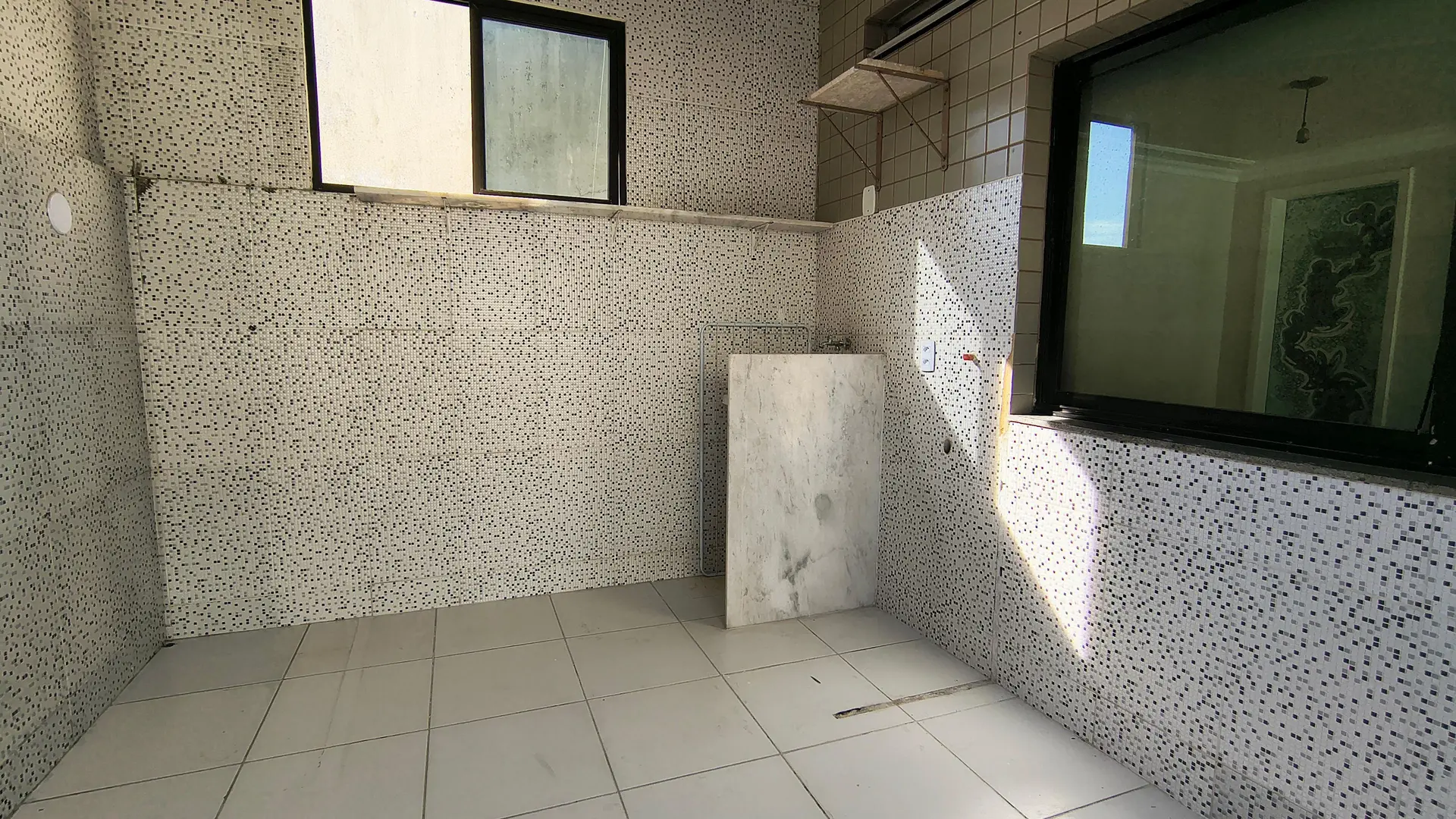 Apartment with 3 en-suite bedrooms and 5 baths, 2 parking — photo 49