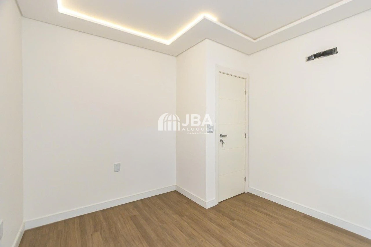 Floor-to-ceiling windows in a 2-bedroom house, 143 m² — photo 30
