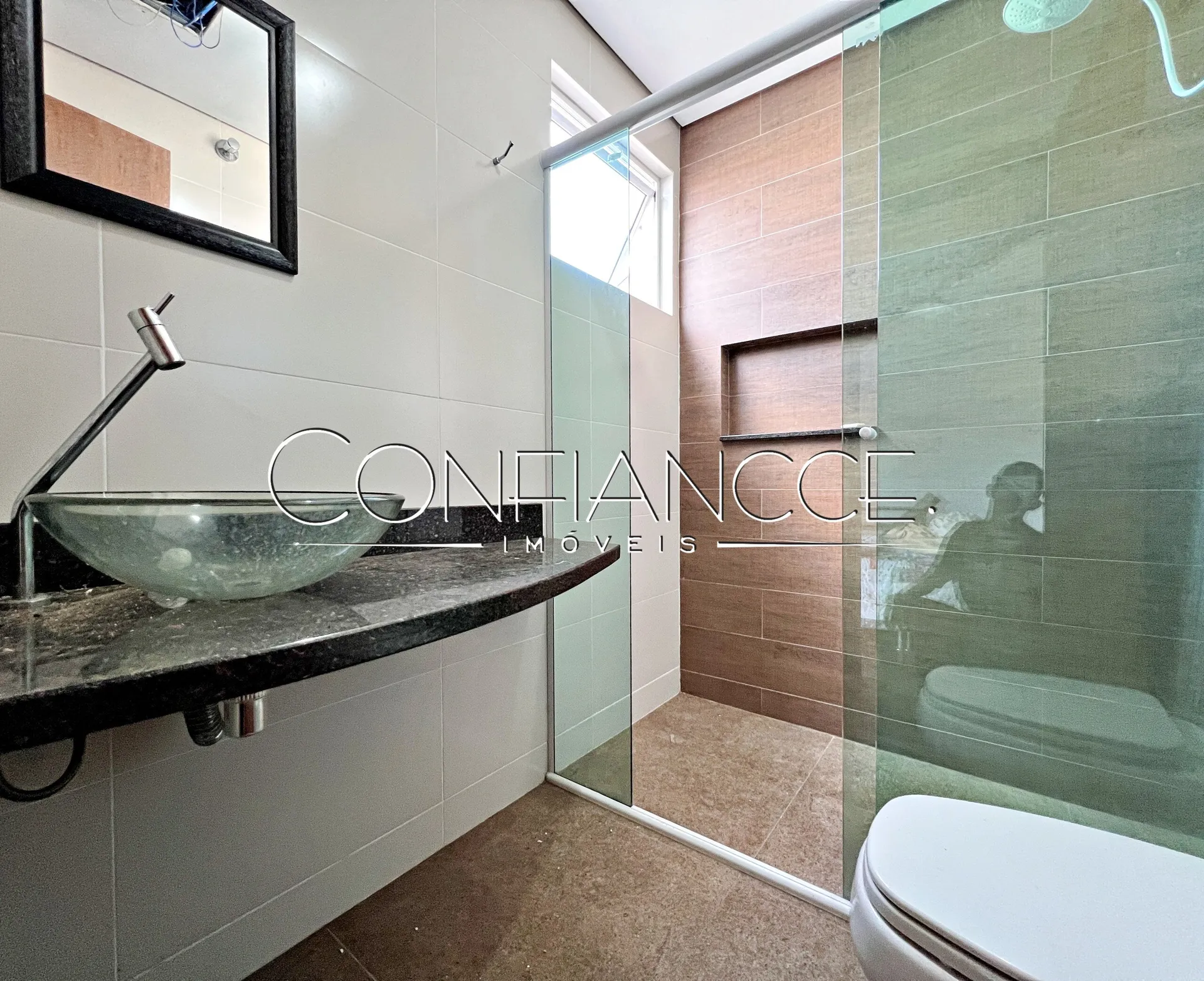 5-bedroom house with 1 suite, 4 parking spaces, 460 m² — photo 9