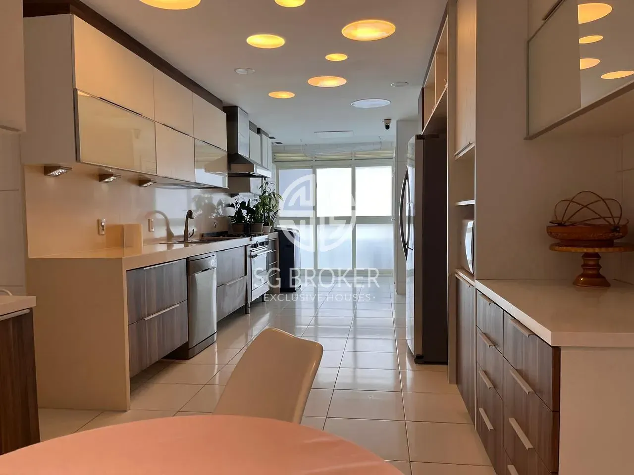 Apartamento mobiliado com 4 quartos e cozinha fechada a gás — photo 4