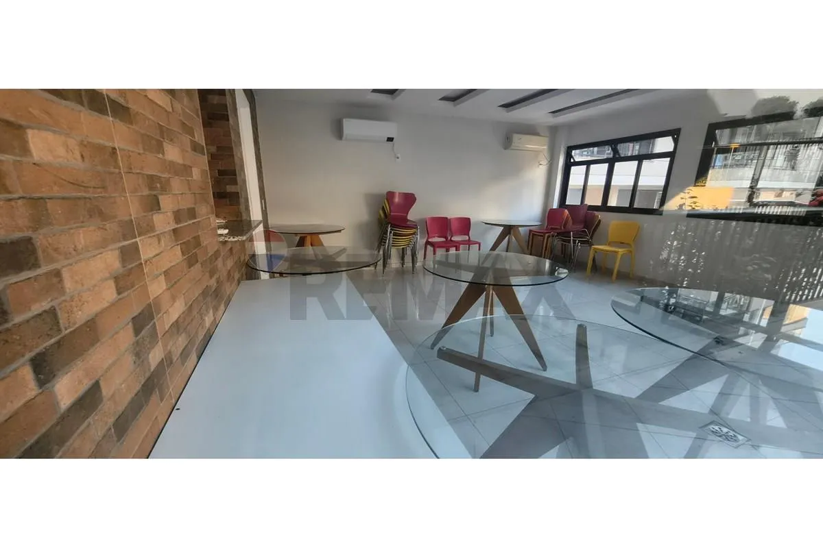 Penthouse with 3 bedrooms and a private pool on the terrace — photo 60