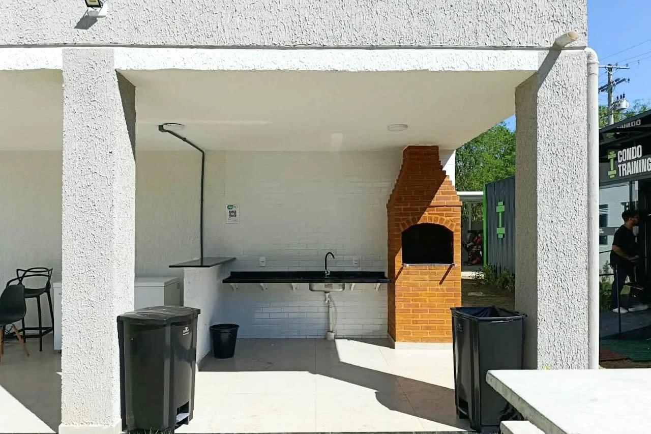 2-bedroom apartment in a building with a gym — photo 37