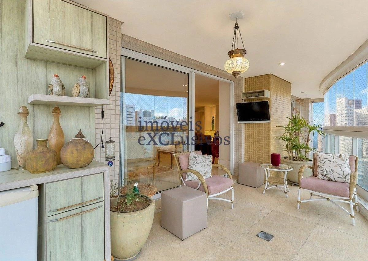 Furnished 240 m² apartment with 3 en-suites — photo 36