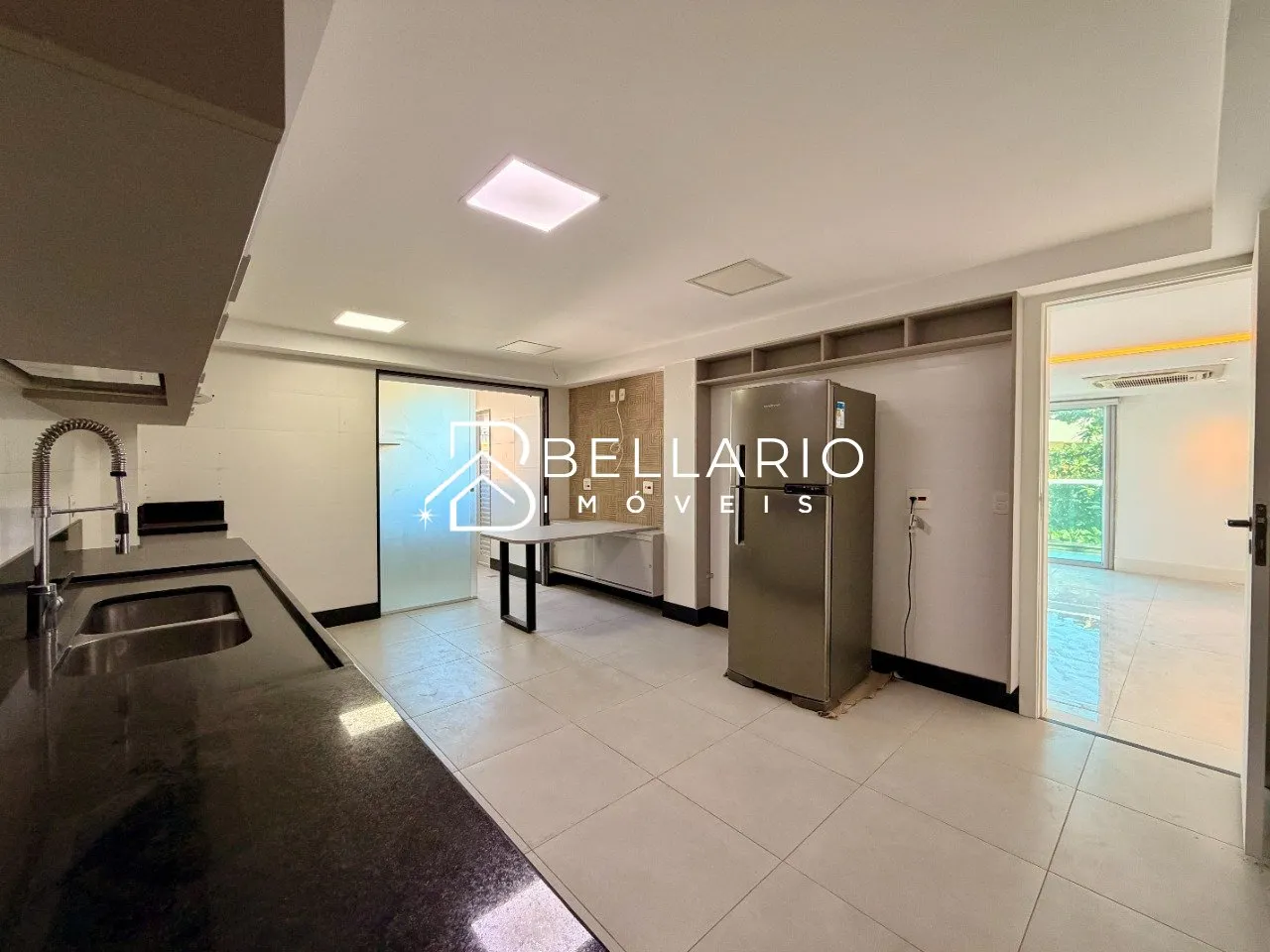 Unfurnished apartment with 3 bedrooms and 4 bathrooms — photo 17