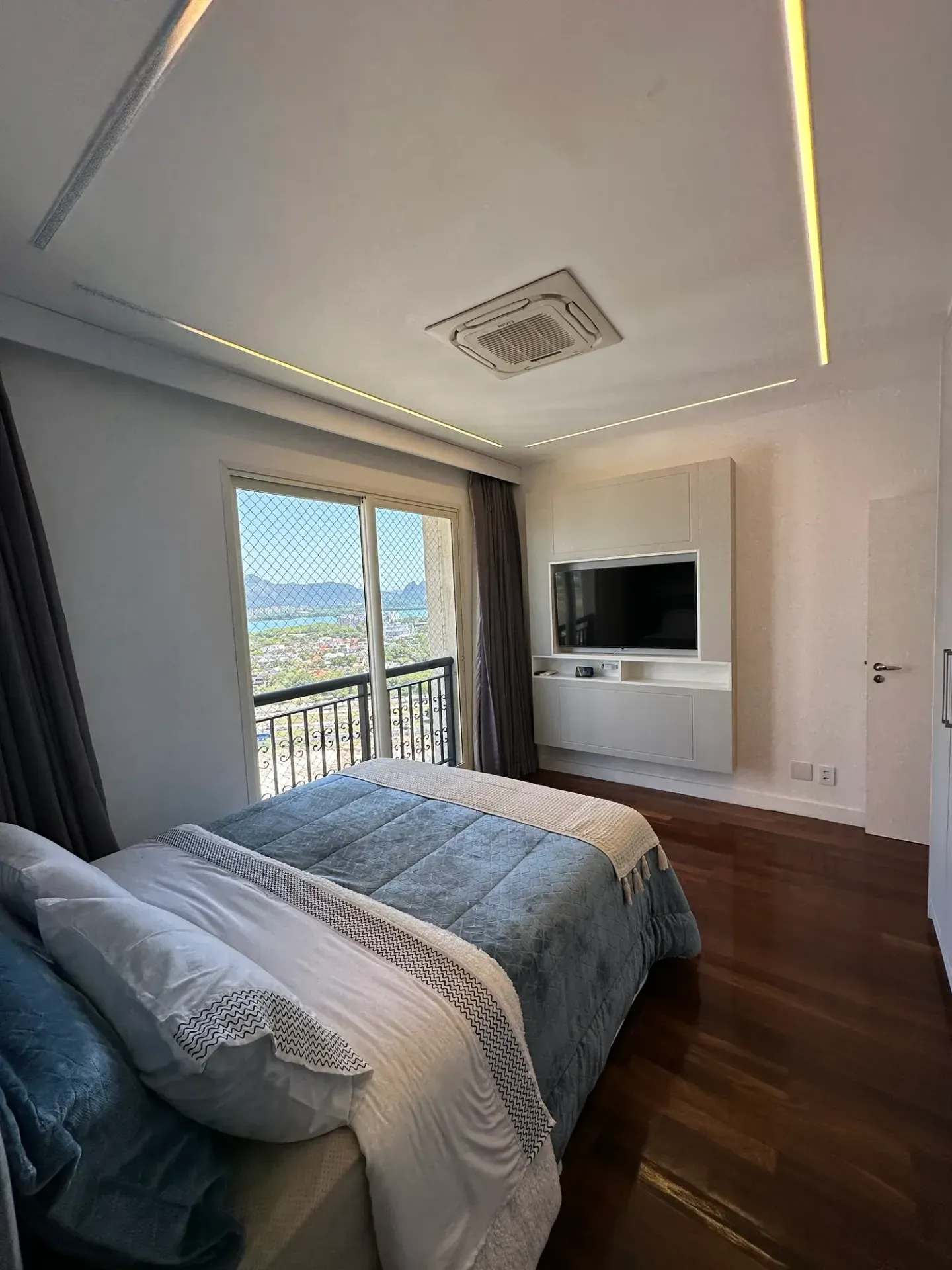 Duplex apartment with 600 m², 4 bedrooms and 4 parking — photo 29