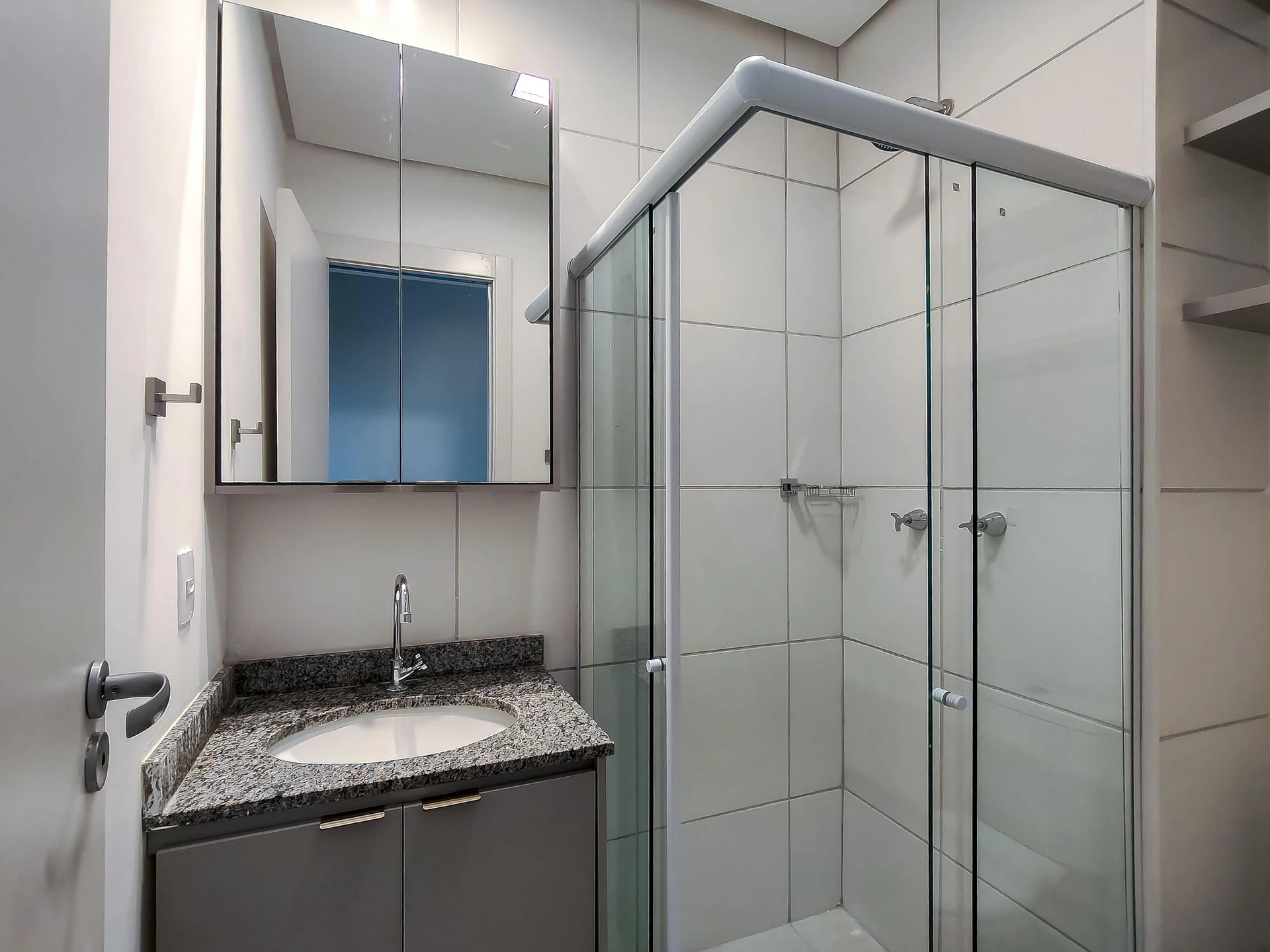 2-bedroom apartment in a building with a sauna — photo 37