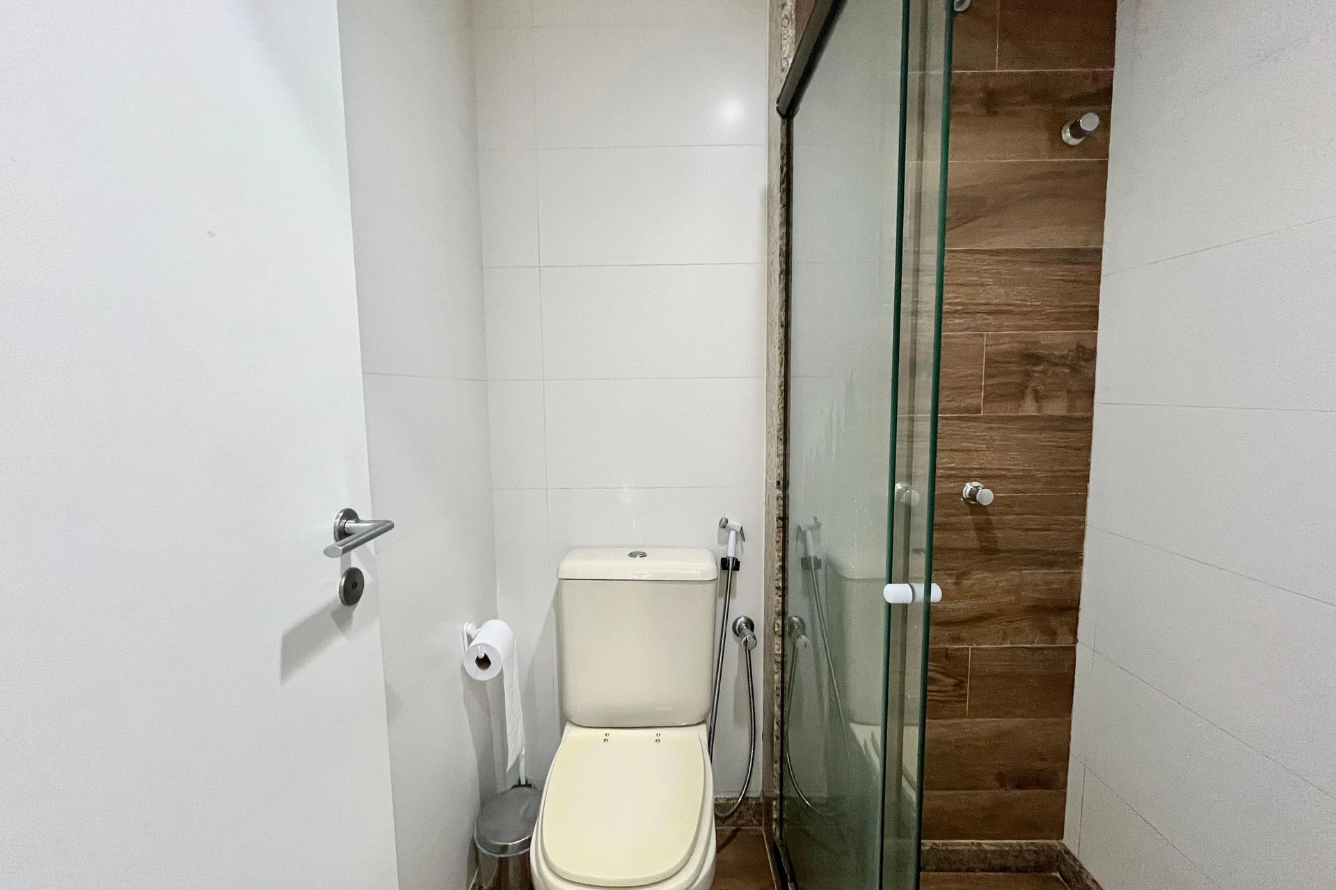 Furnished 1-bedroom apartment with pet-friendly policy — photo 41