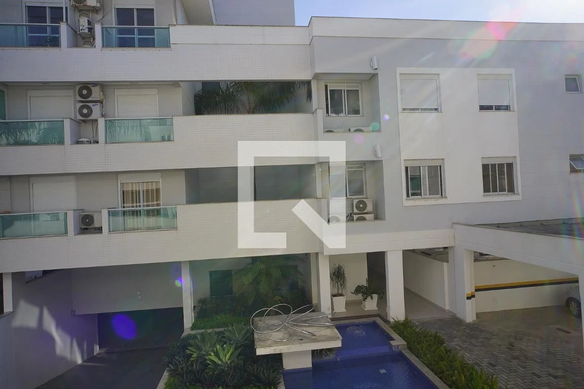 Glass-enclosed balcony in a 2-bedroom apartment, 78 m² — photo 29