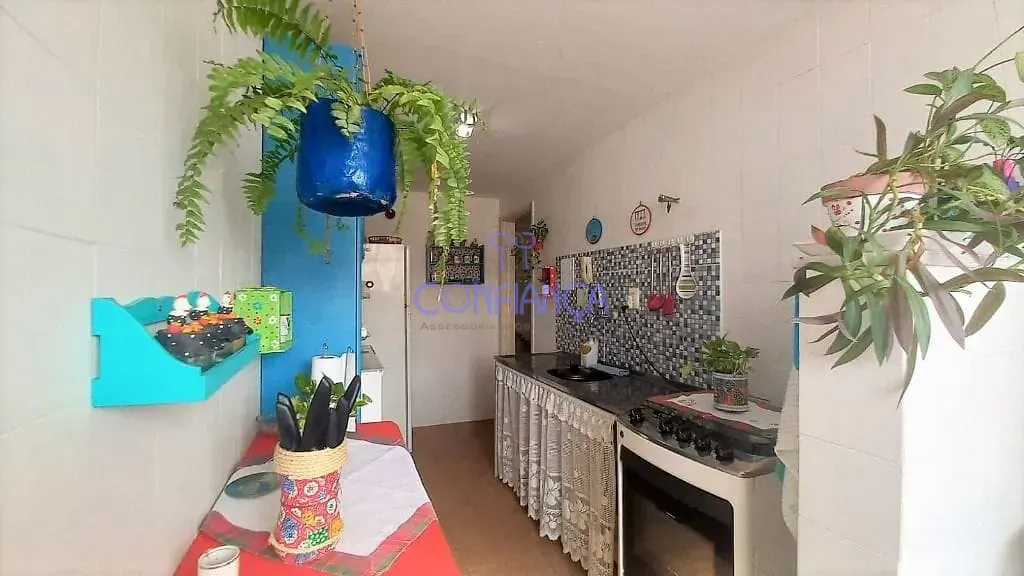Apartamento com 2 dormitórios e mesa de trabalho — photo 6