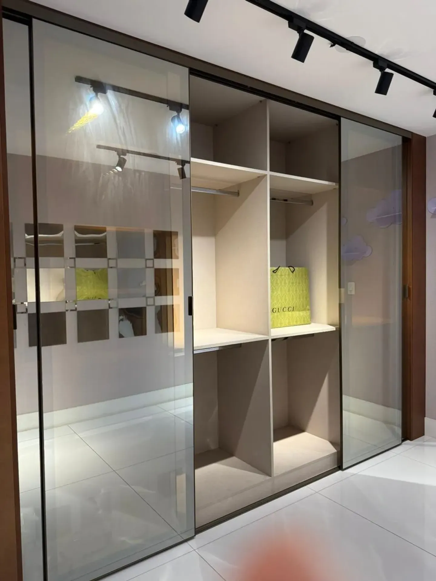 House 980 m² with 4 en-suite bedrooms and gas kitchen — photo 31