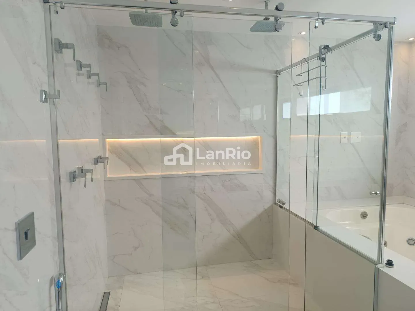Casa com 5 quartos e 5 suítes, com varanda — photo 26