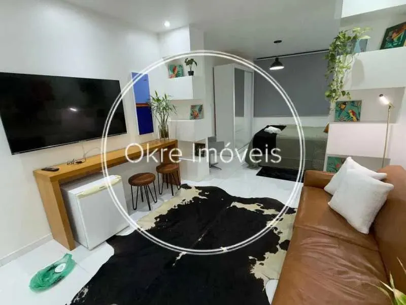 Furnished studio with 1 bedroom and 1 bathroom — photo 7