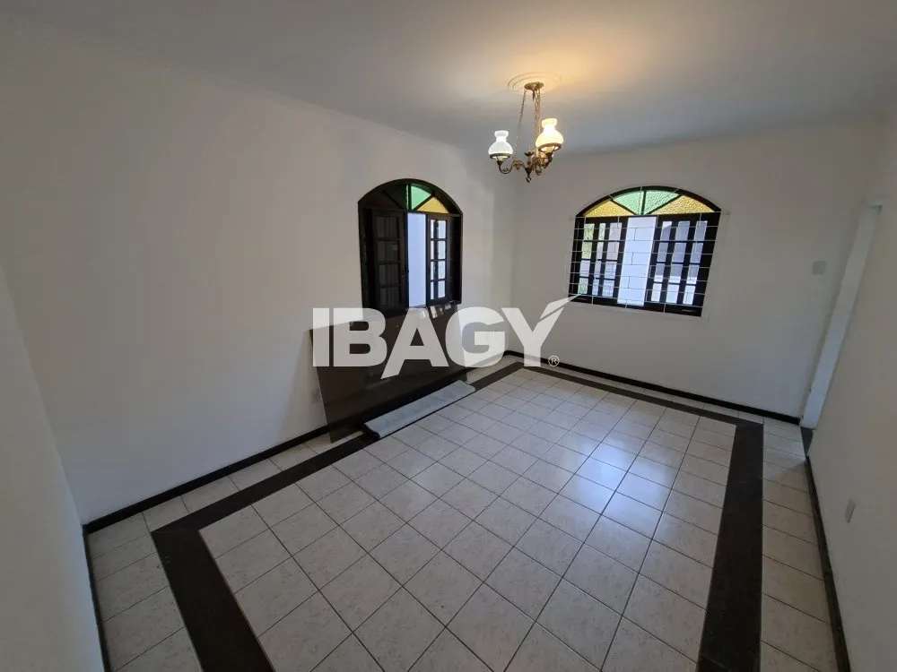 Furnished house with 5 bedrooms and gas kitchen — photo 24