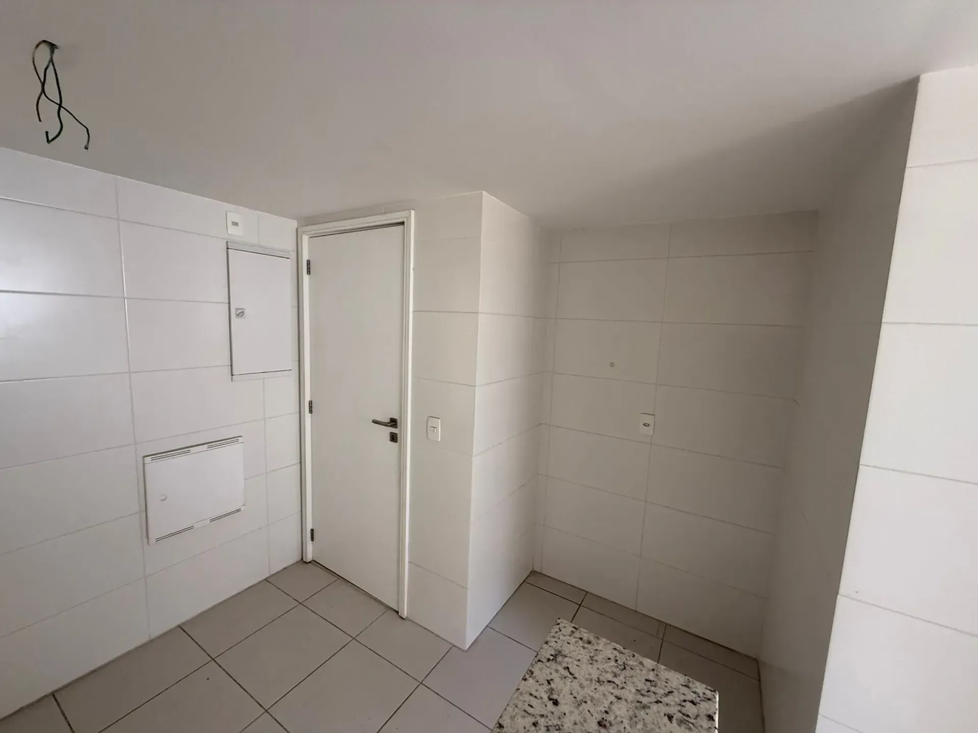 Apartment with balcony, 3 bedrooms and 2 parking spots — photo 27