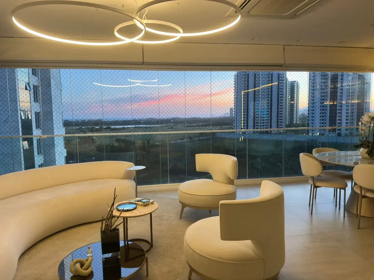 Furnished 266 m² apartment with 3 bedrooms — photo 4