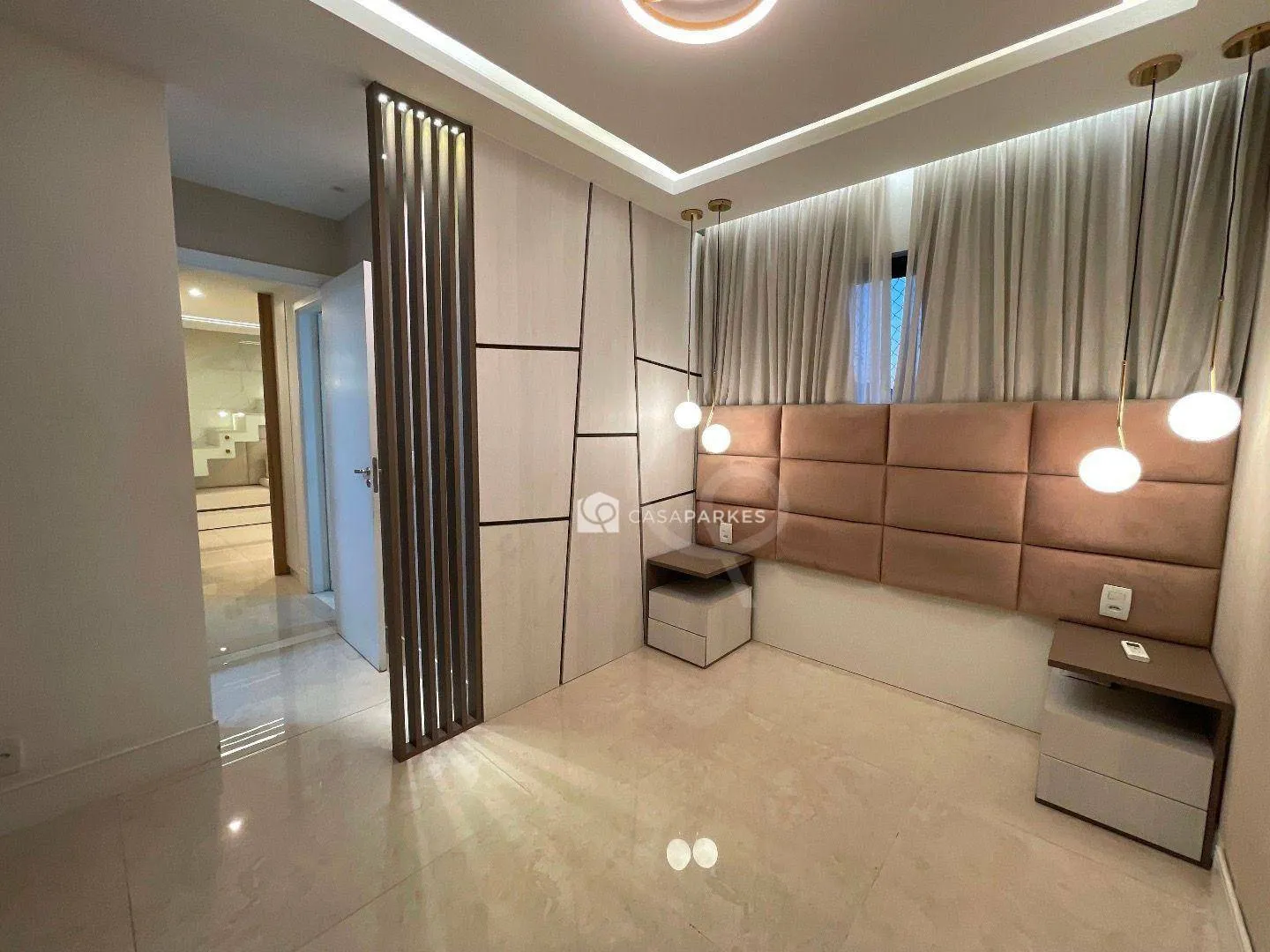 Balcony with a grill in a 3-bedroom apartment, 120 m² — photo 62