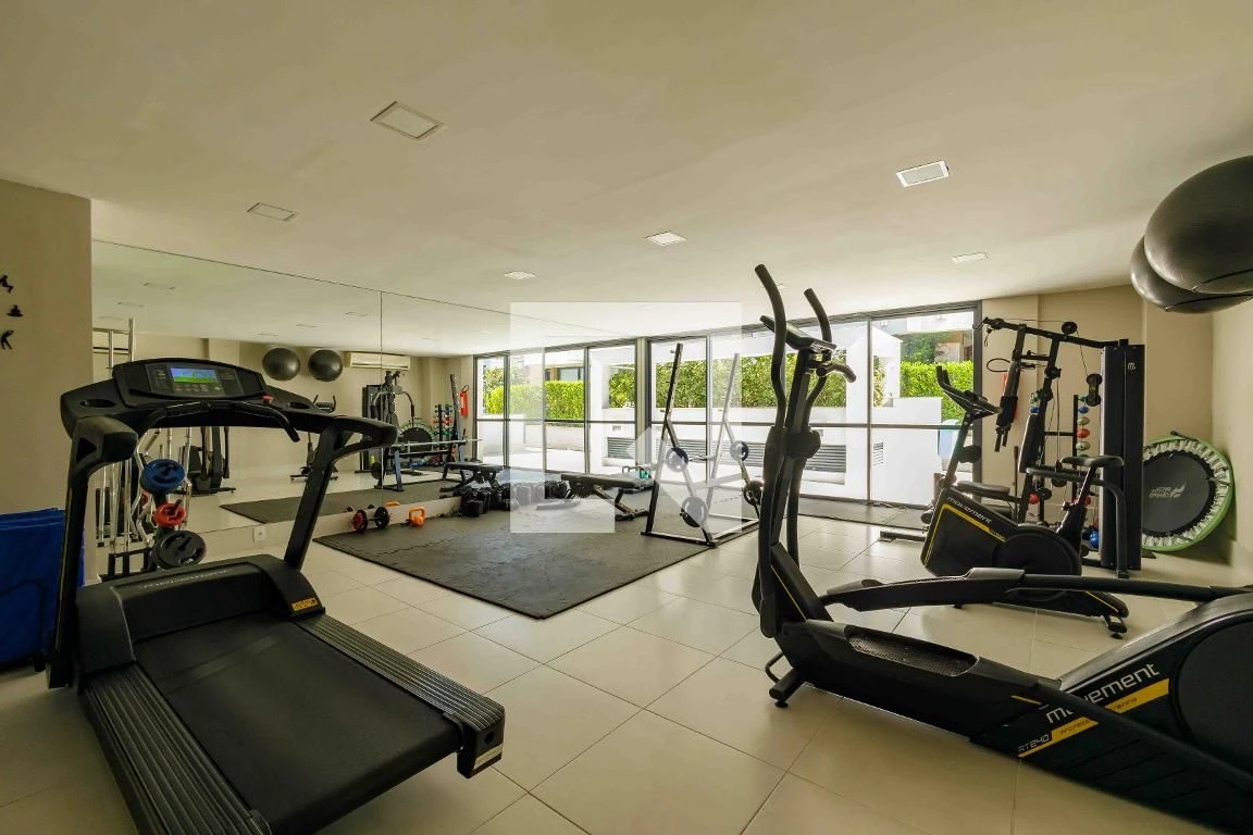 Apartamento mobiliado com 4 quartos e 4 banheiros — photo 63