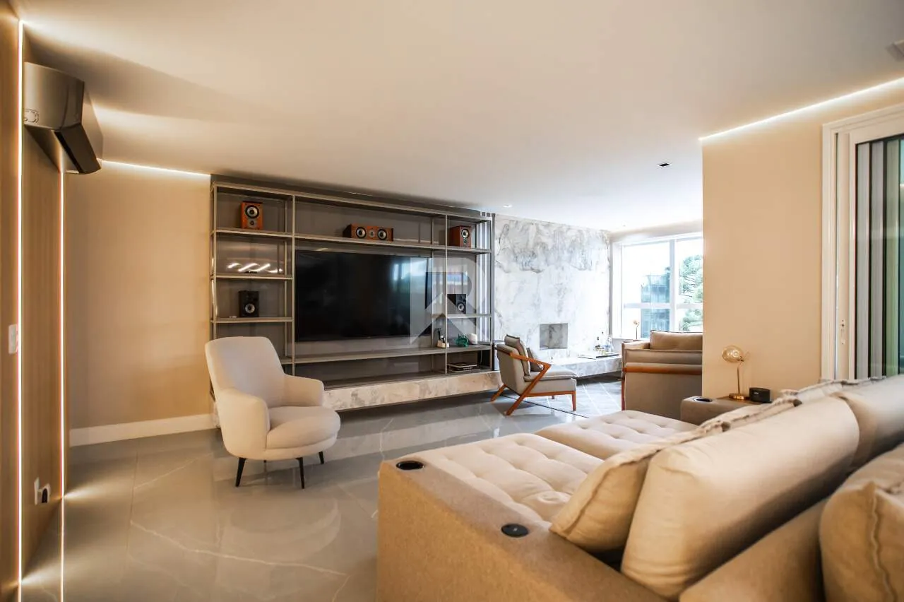 Furnished apartment with 4 en-suite bedrooms and 255 m² — photo 8
