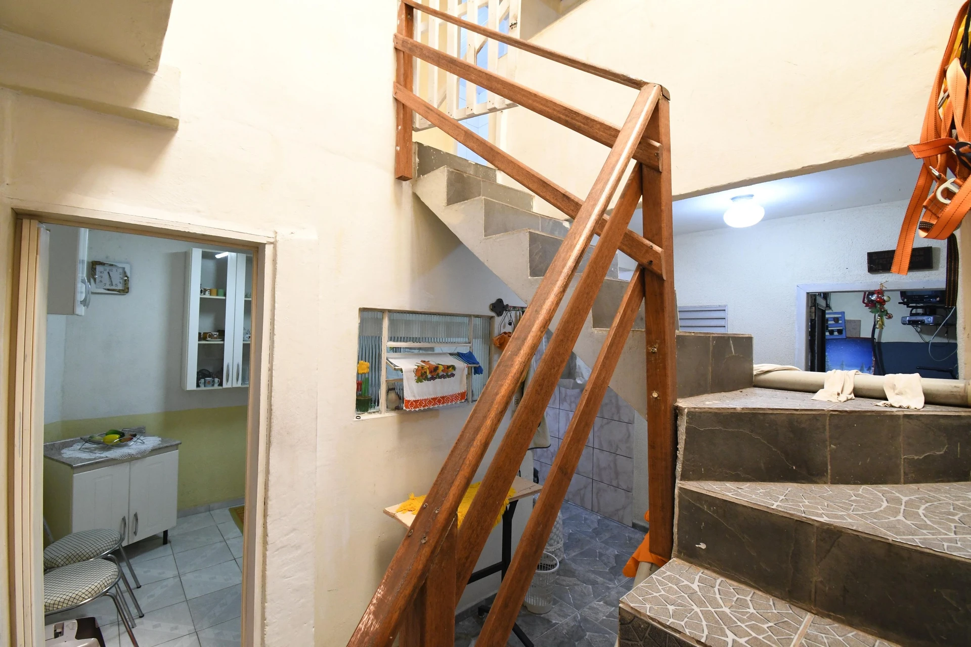 Casa de 55 m² con lavadora y balcón cerrado con vidrio — photo 32
