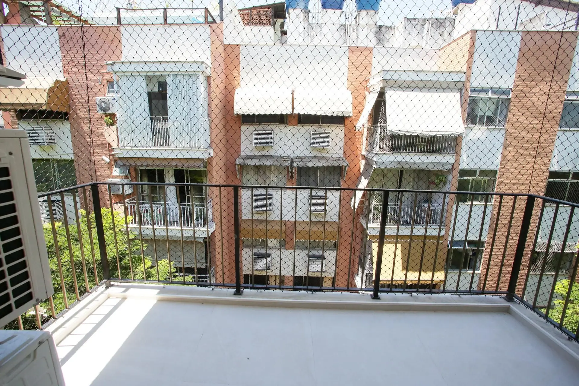 3-bedroom apartment in a building with a sauna — photo 27