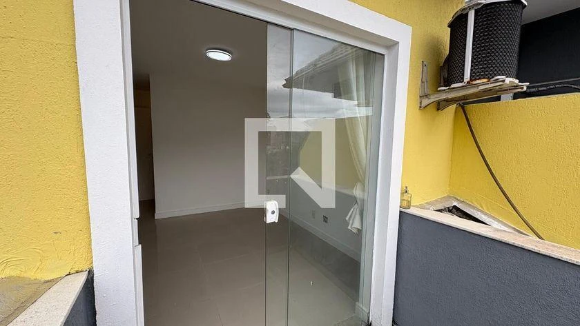 4-bedroom house with a washing machine — photo 12