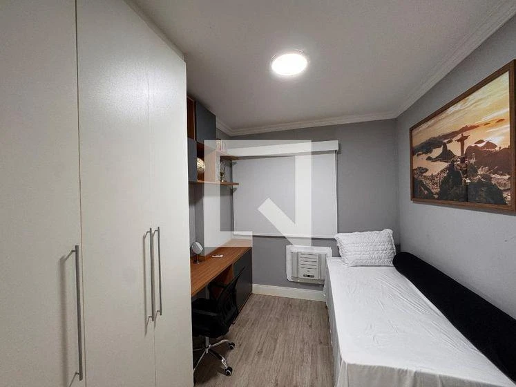 Furnished apartment, 65 m², with a glass-enclosed balcony — photo 36
