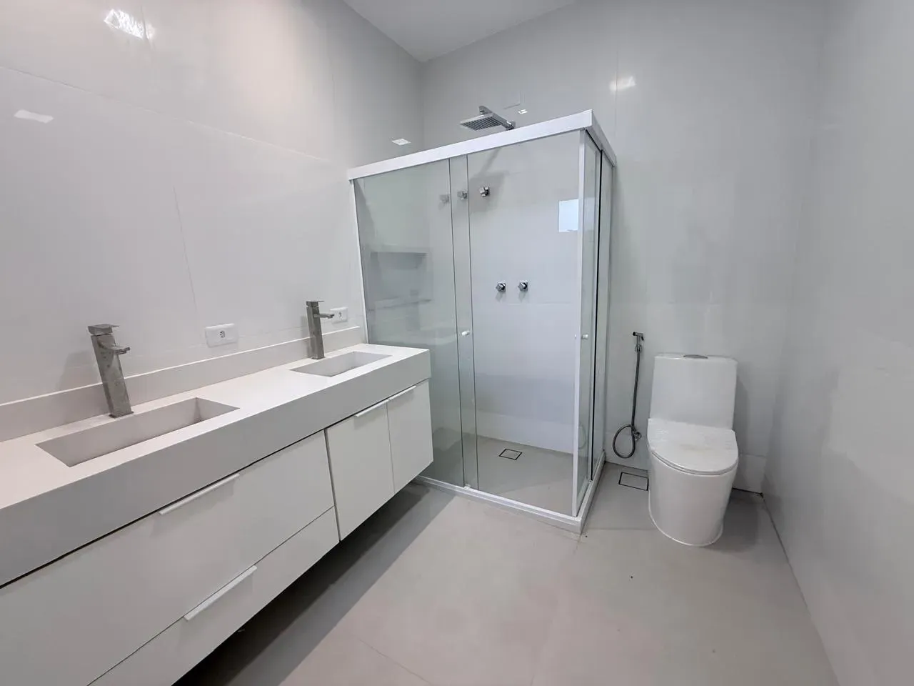 Private pool in a 5-bedroom house, 410 m² — photo 4
