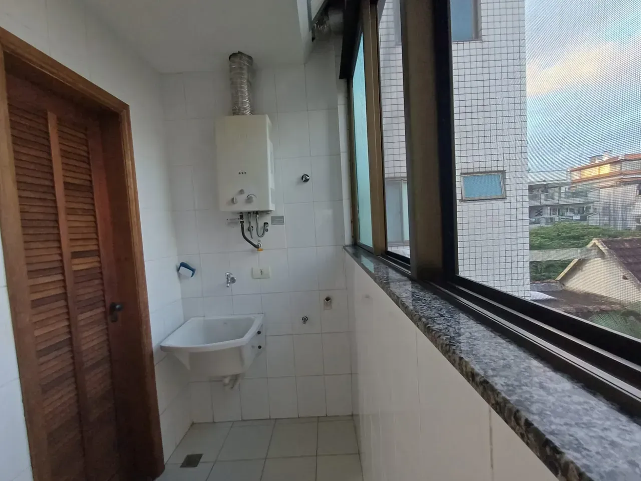 Rental apartment with 2 bedrooms and 3 bathrooms — photo 12