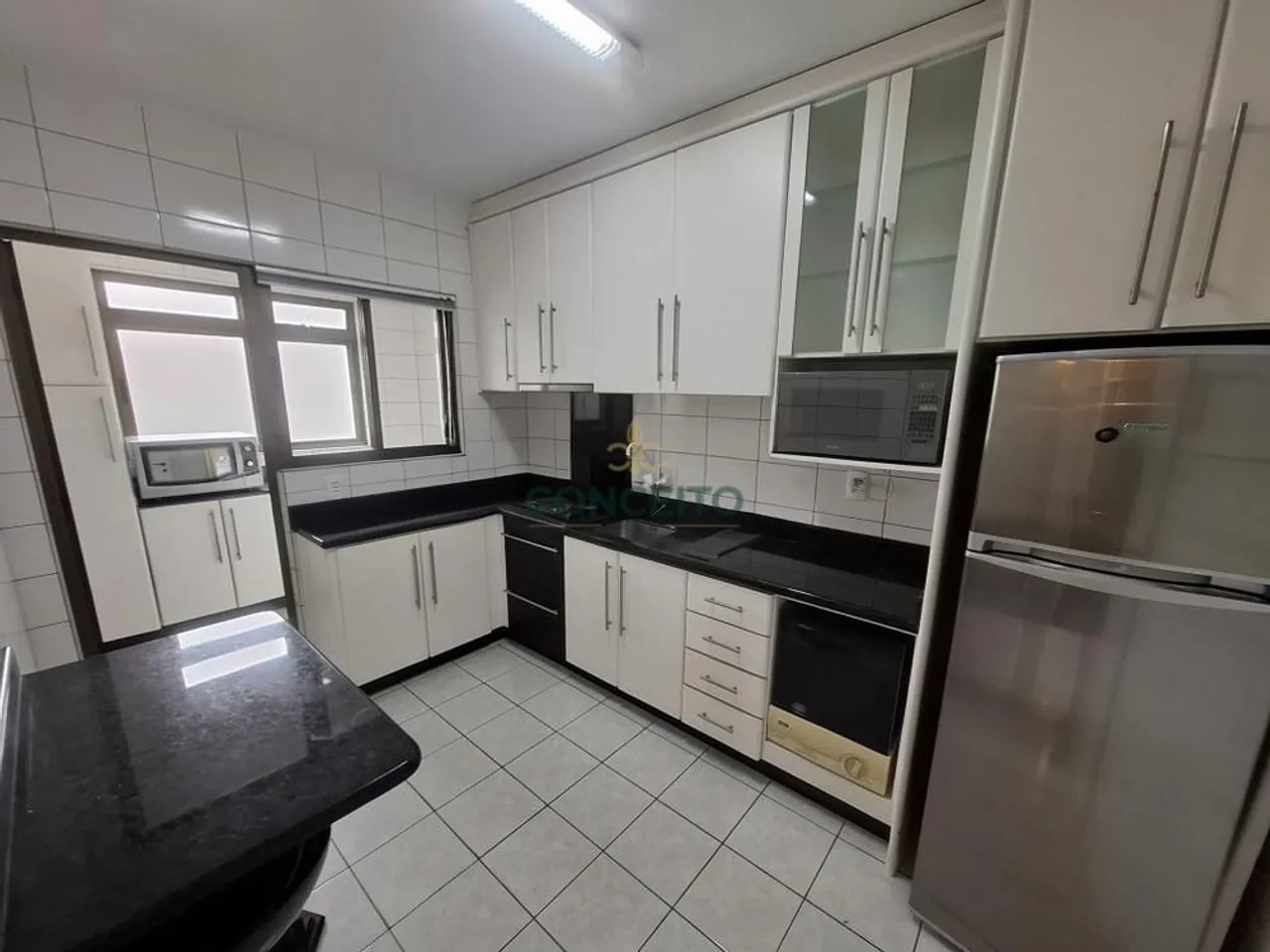 3-bedroom apartment in a building with a gym — photo 4