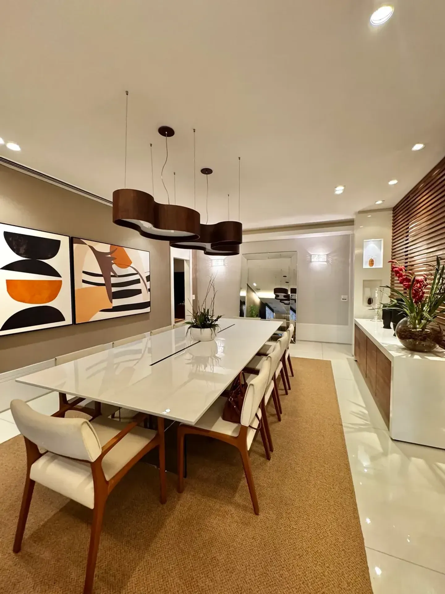 Furnished apartment with 4 bedrooms and open-plan kitchen — photo 24