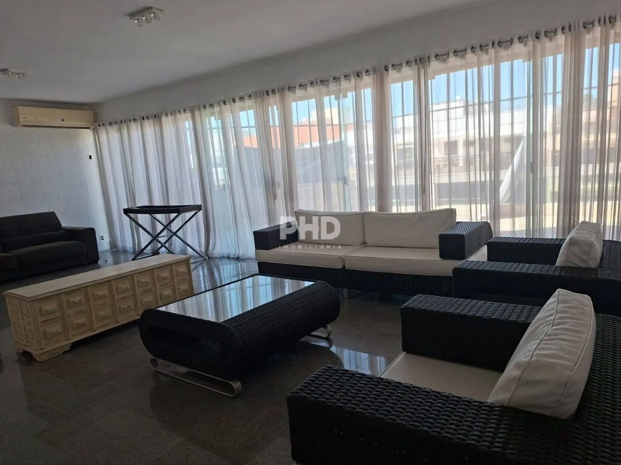 Apartamento com cozinha fechada e 5 banheiros — photo 8