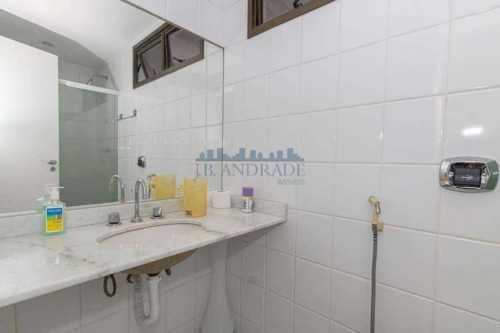 4-bedroom apartment in a building with a sauna — photo 35