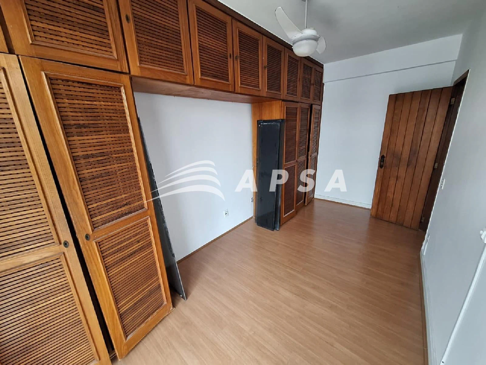 149 m² apartment with 3 bedrooms and a balcony — photo 10