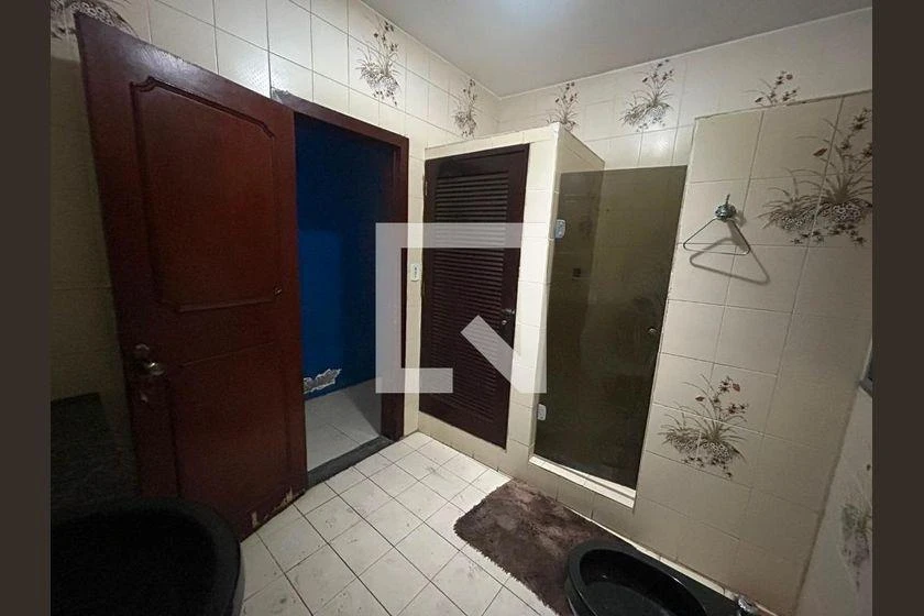 Casa com 3 quartos e 6 vagas de garagem — photo 35