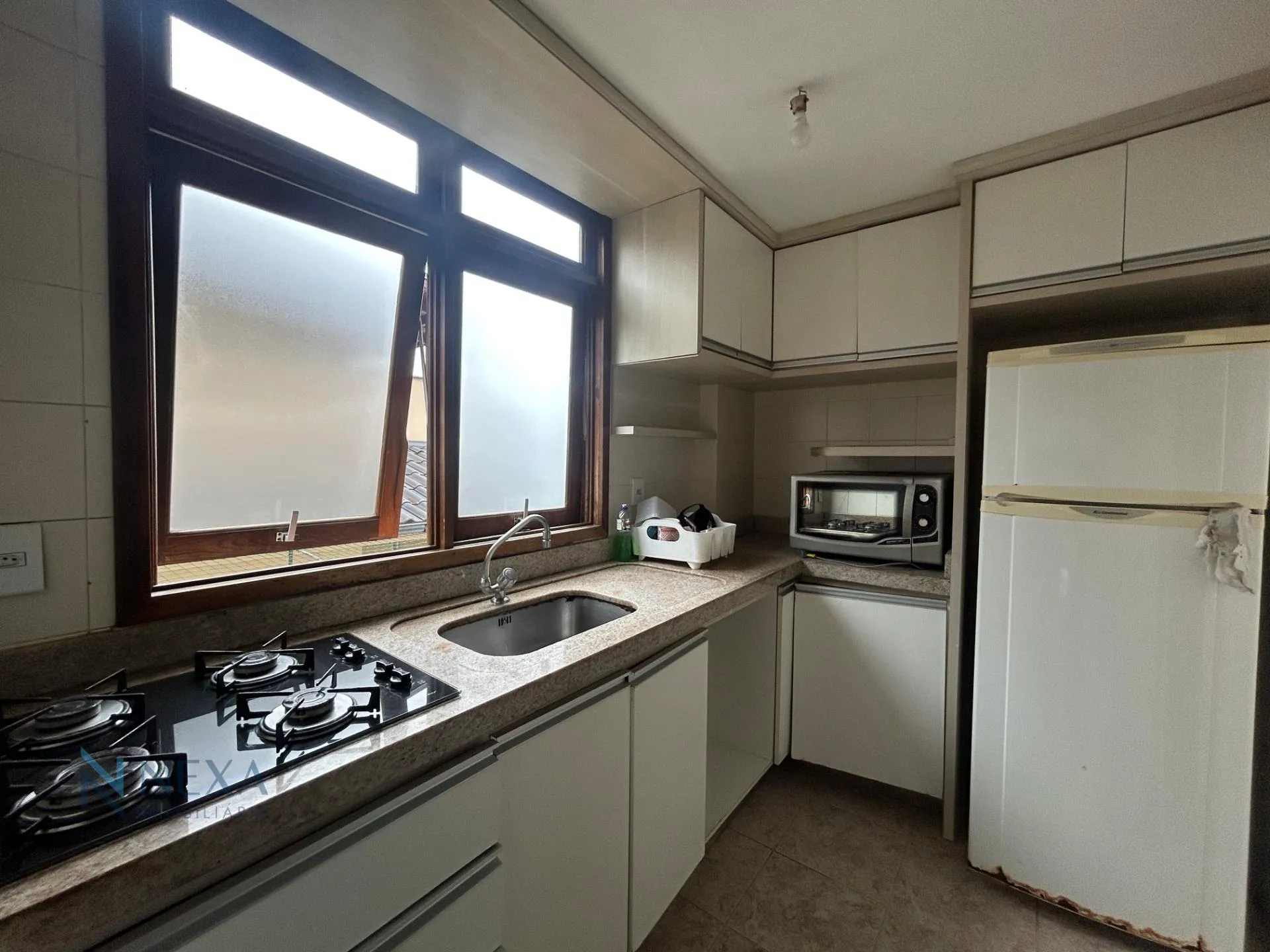 Затишний будинок 200 м² з 4 спальнями та балконом — photo 4