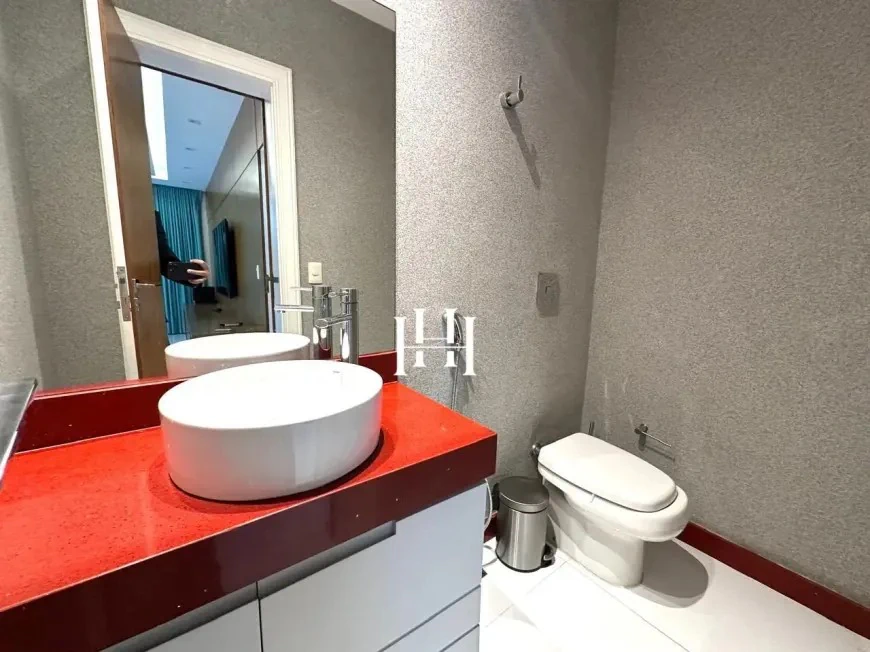 Furnished house with 7 bedrooms, 5 en-suites, 750 m² — photo 20