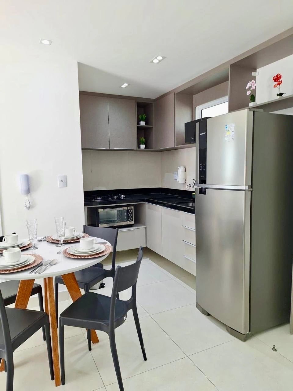Furnished 2-bedroom apartment with 58 m² and parking — photo 2
