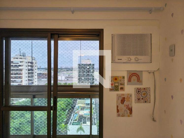 3-bedroom apartment with a glass-enclosed balcony — photo 45