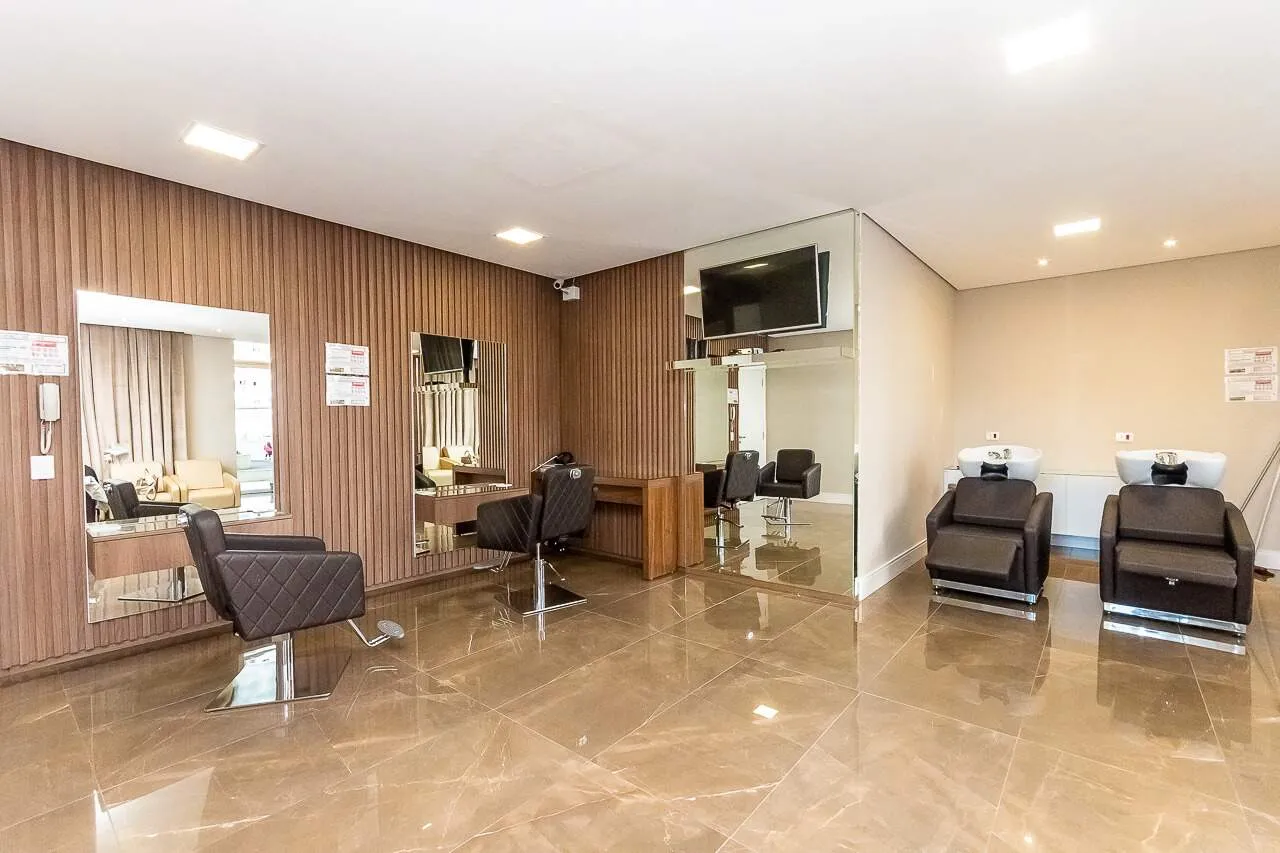 Apartment with open-plan kitchen and 4 bedrooms — photo 35