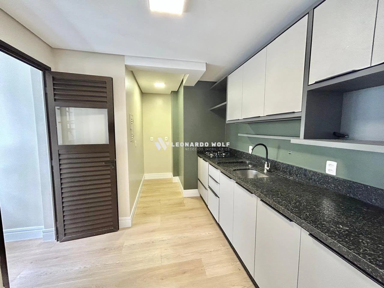 2-bedroom apartment with a washing machine in Florianópolis — photo 3