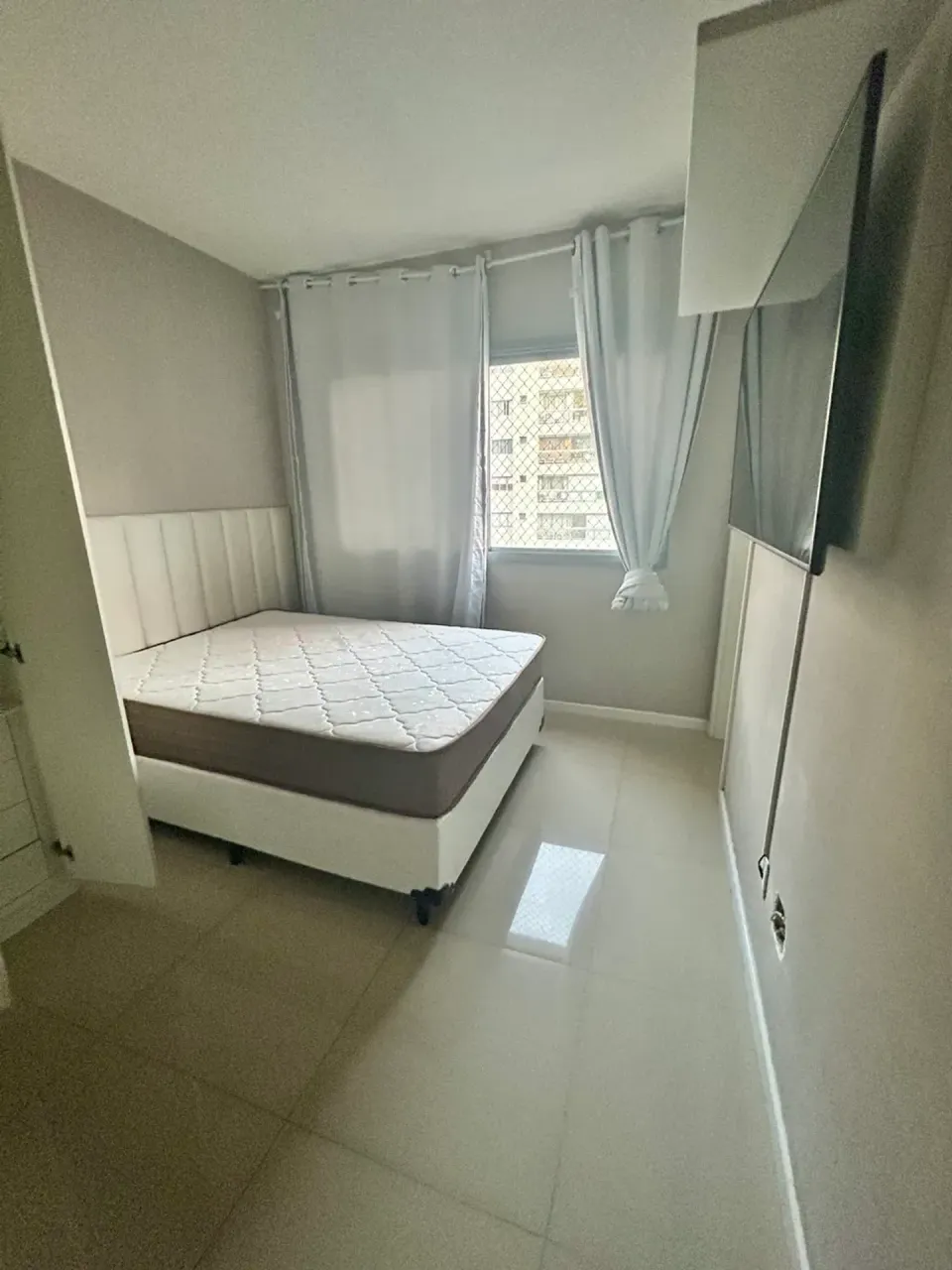 Furnished 2-bedroom apartment with a balcony — photo 16