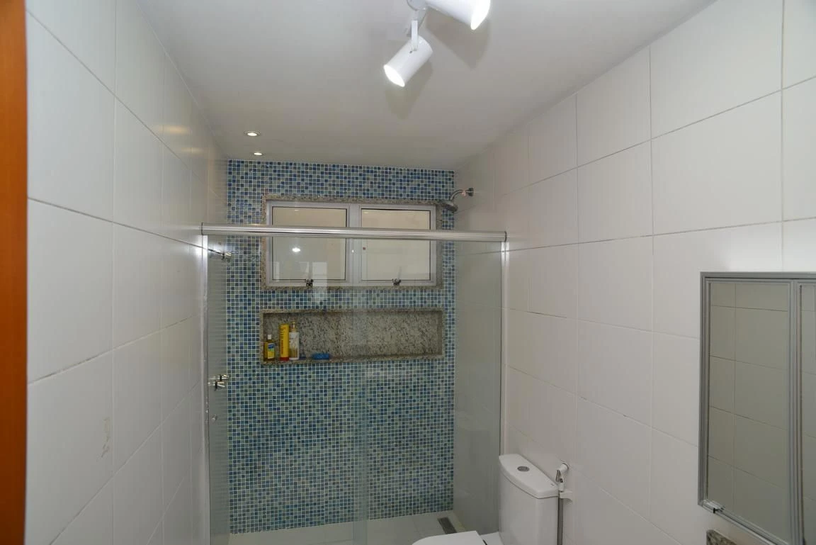 Furnished apartment, 300 m², with a glass-enclosed balcony — photo 2