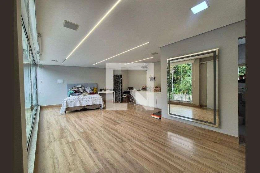 420 m² house with 4 en-suite bedrooms and private garden — photo 2