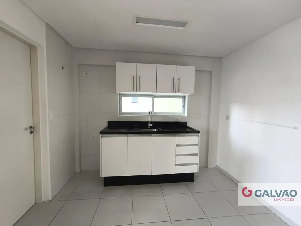 77.92 m² apartment with 2 bedrooms and a balcony — photo 2