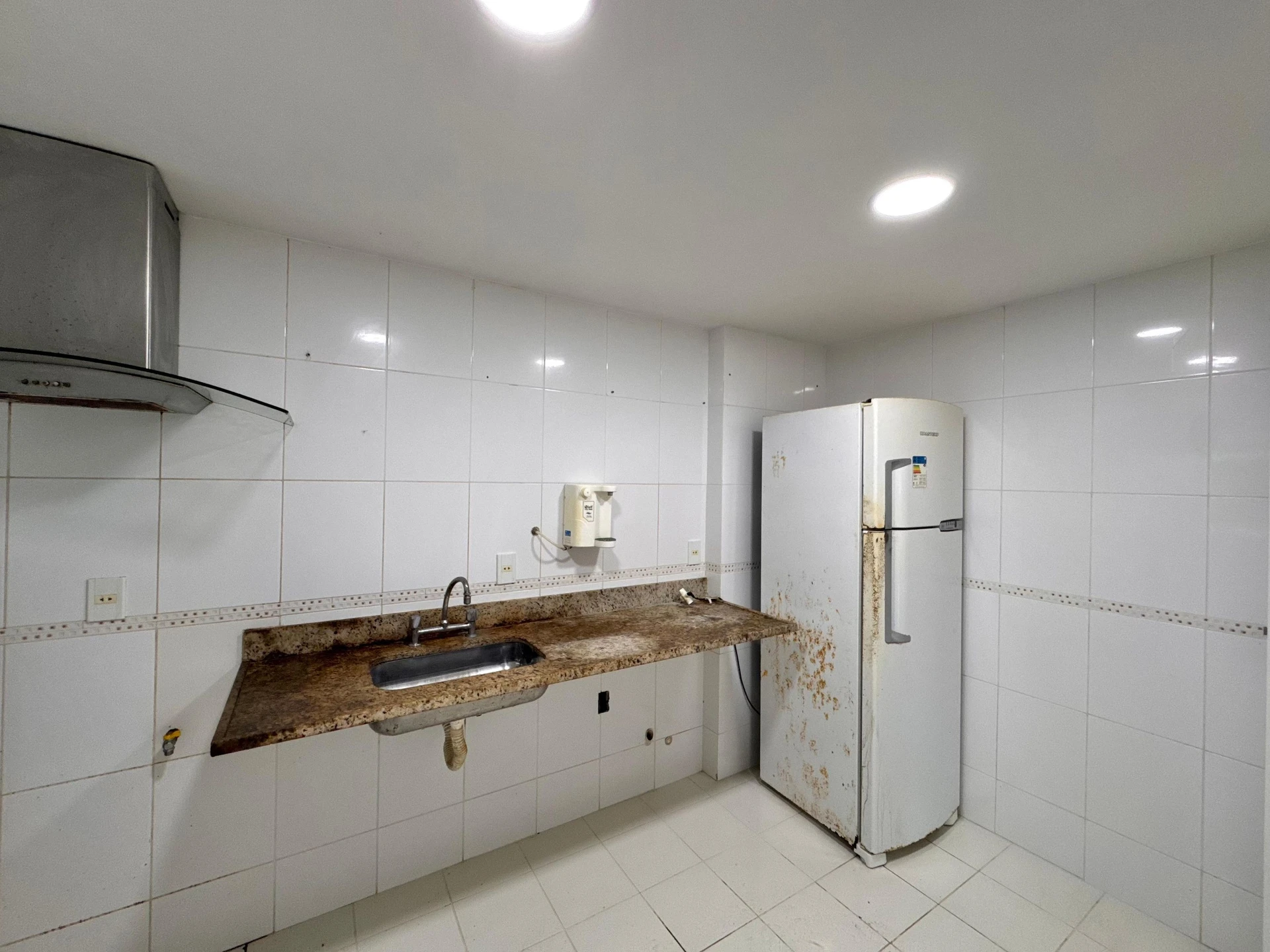 2-bedroom apartment with 2 parking spots and enclosed balcony — photo 37